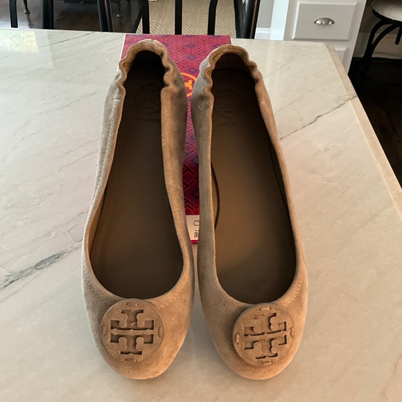 NWT Tory Burch Minnie Travel Ballet with Leather Logo  Suede Rocky Pebble 7 1/2 - Picture 7 of 8